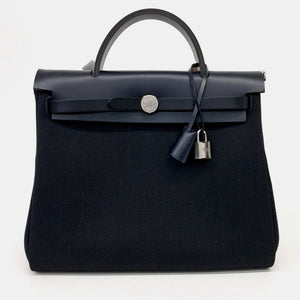 src:http://cdn.theluxurycloset.com/uploads/products/full/luxury-women-hermes-used-handbags-p1433962-003.jpg
