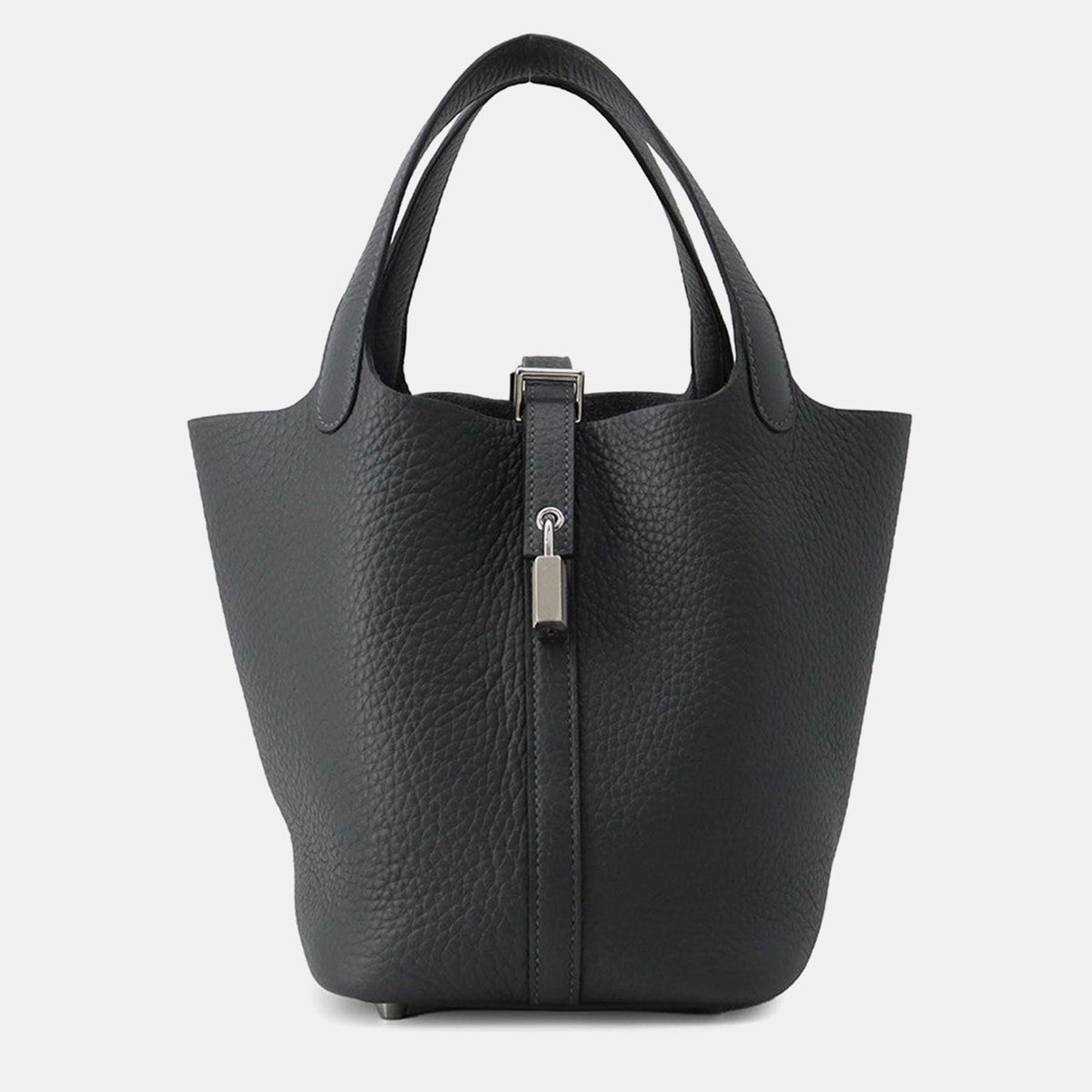 Hermès src:http://cdn.theluxurycloset.com/uploads/products/full/luxury-women-hermes-used-handbags-p1444586-003.jpg