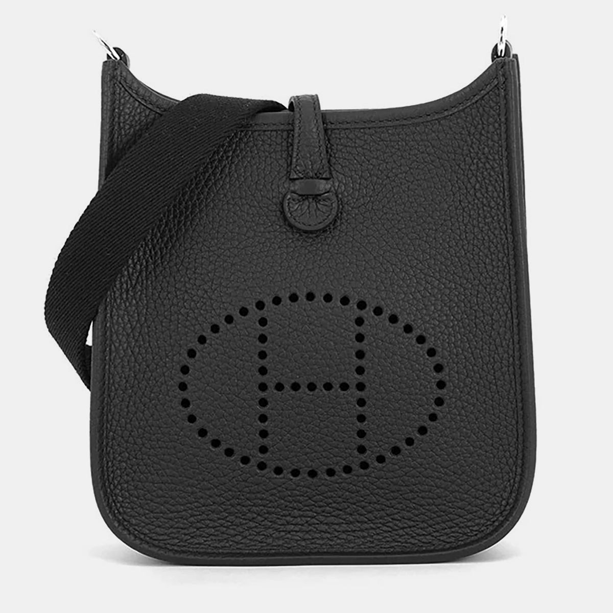 Hermès src:http://cdn.theluxurycloset.com/uploads/products/full/luxury-women-hermes-used-handbags-p1453070-001.jpg