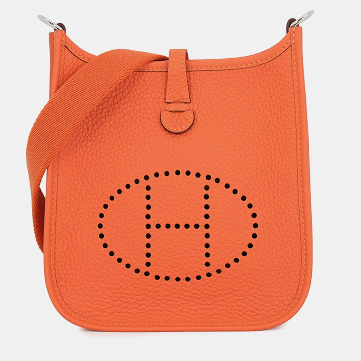 Hermès src:http://cdn.theluxurycloset.com/uploads/products/full/luxury-women-hermes-used-handbags-p1453104-009.jpg