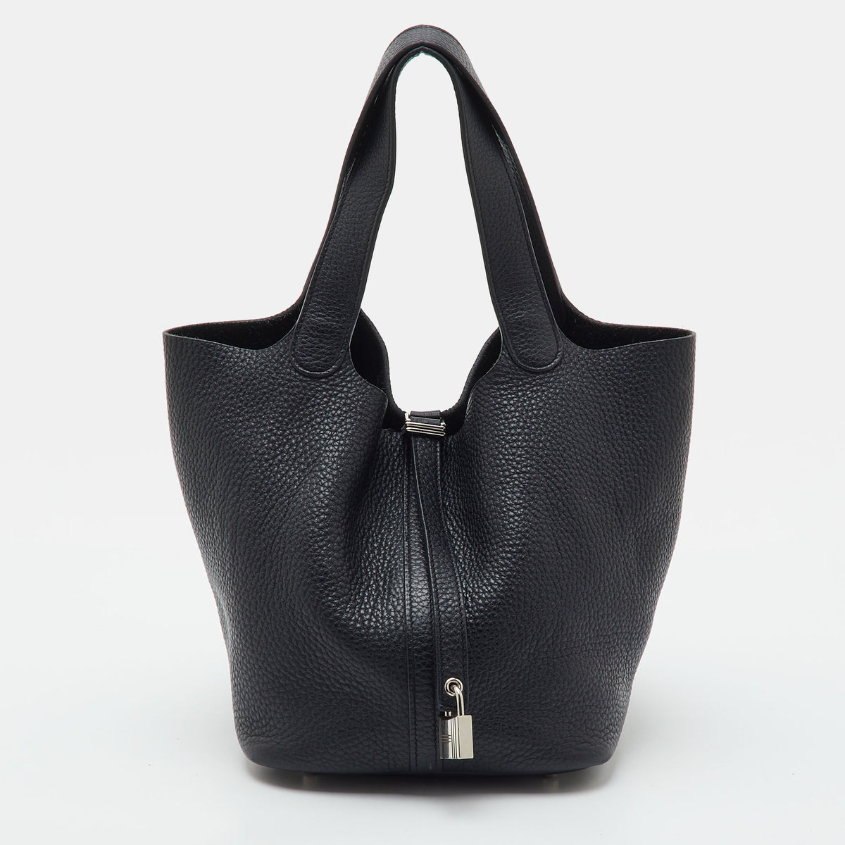 Hermès src:http://cdn.theluxurycloset.com/uploads/products/full/luxury-women-hermes-used-handbags-p1454096-001.jpg