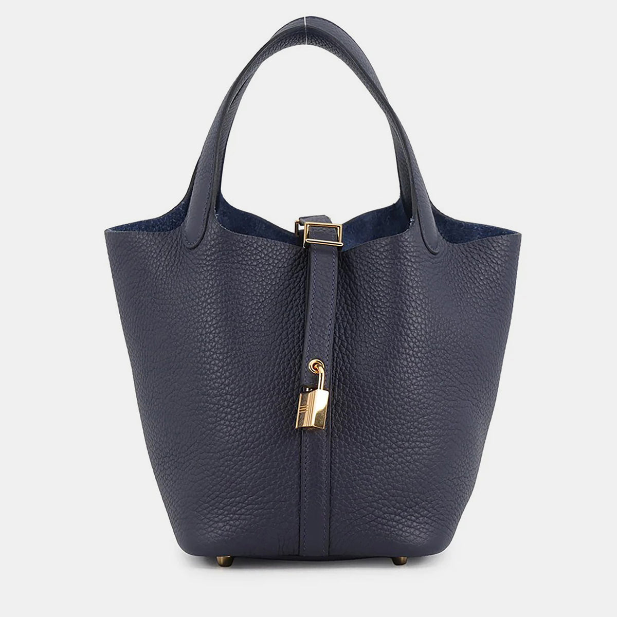 Hermès src:http://cdn.theluxurycloset.com/uploads/products/full/luxury-women-hermes-used-handbags-p1457293-002.jpg