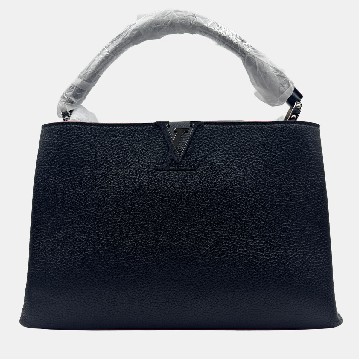 Louis Vuitton src:http://cdn.theluxurycloset.com/uploads/products/full/luxury-women-louis-vuitton-used-handbags-p1213085-021.jpg
