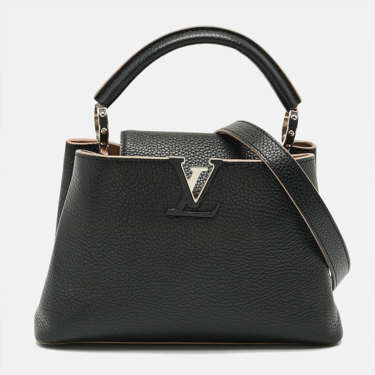 Louis Vuitton src:http://cdn.theluxurycloset.com/uploads/products/full/luxury-women-louis-vuitton-used-handbags-p1304112-001.jpg