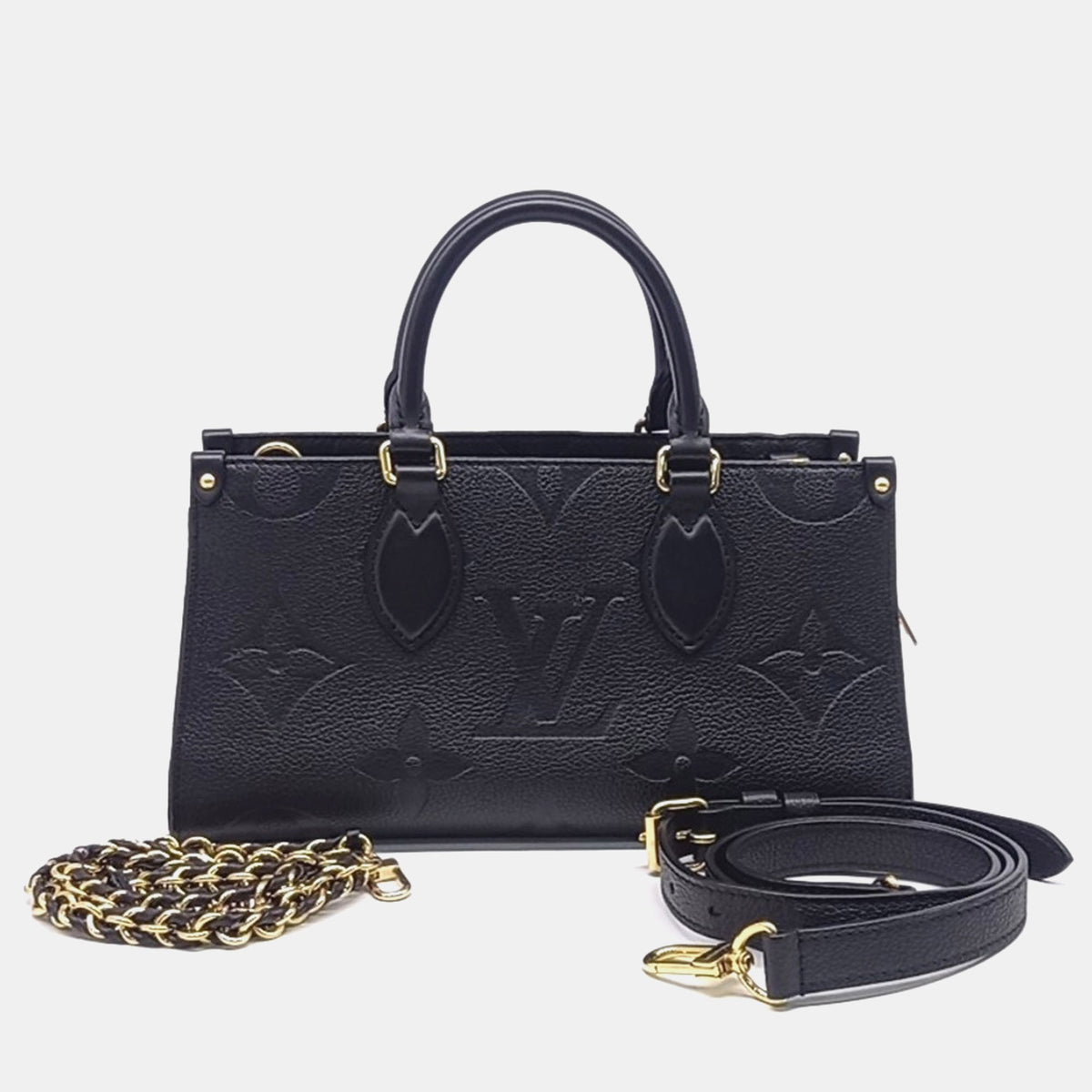 Louis Vuitton src:http://cdn.theluxurycloset.com/uploads/products/full/luxury-women-louis-vuitton-used-handbags-p1453880-005.jpg