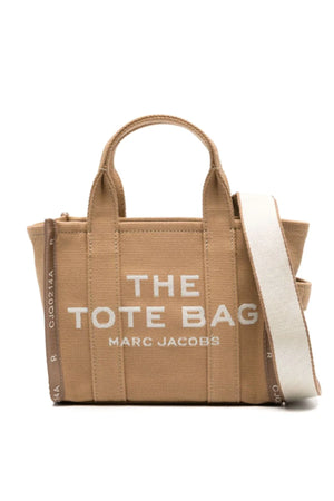 src:https://cdn.drestige.com/prodotti/m0017025230/marc-jacobs-borse-marrone.jpg