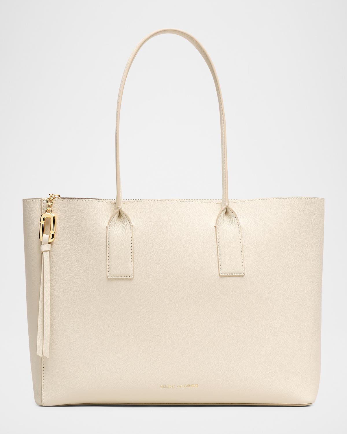 Marc Jacobs src:https://media.neimanmarcus.com/f_auto,q_auto/w_1200,h_1500/01/nm_5639448_100203_m