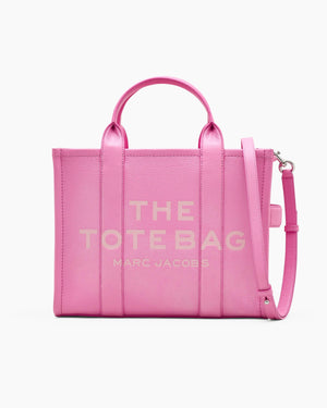 src:https://media.marcjacobs.com/match/product_style_code/h004l01pf21/nrf/666/sequence/main/