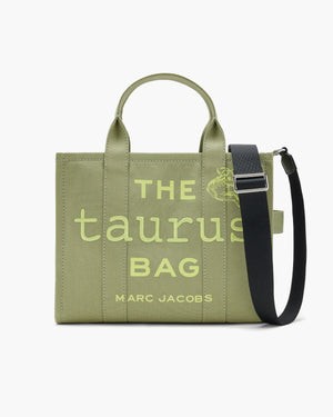 src:https://media.marcjacobs.com/match/product_style_code/2r6htt099h02/nrf/990/sequence/main/