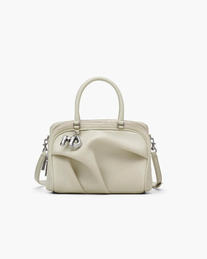 src:https://media.marcjacobs.com/match/product_style_code/2s6hsc014h01/nrf/115/sequence/main/