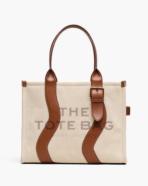 src:https://media.marcjacobs.com/match/product_style_code/2p6htt022h02/nrf/257/sequence/main/