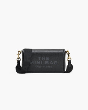 src:https://media.marcjacobs.com/match/product_style_code/2s4smn080s02/nrf/001/sequence/main/