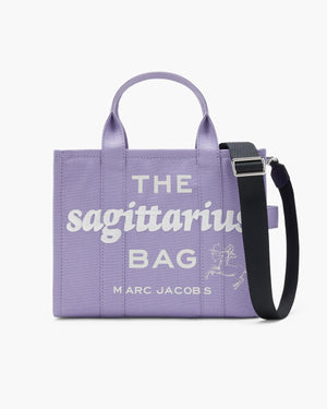 src:https://media.marcjacobs.com/match/product_style_code/2r6htt099h02/nrf/988/sequence/main/