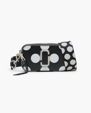 src:https://media.marcjacobs.com/match/product_style_code/2f3hcr069h01/nrf/005/sequence/main/